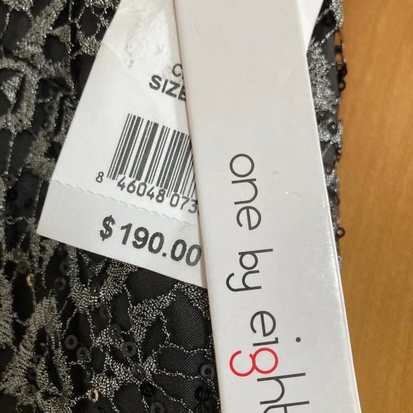 Black and silver lace sequined short formal dress, with back zipper - Picture 4 of 7